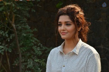 Ritika Singh New Photos - 16 of 21