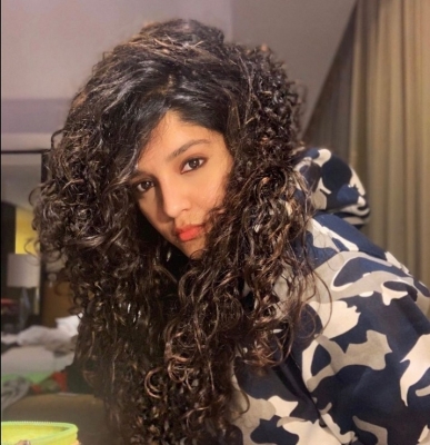 Ritika Singh Stills - 16 of 18