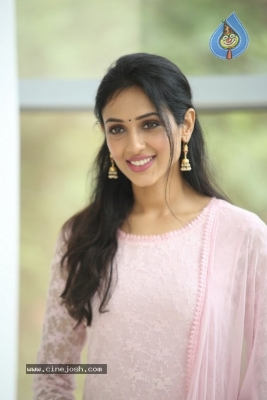 Riya Suman Pics - 2 of 9