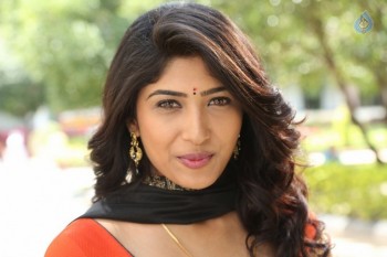 Roshini Prakash Stills in Saptagiri Express - 13 of 14
