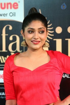 Samyukta Hamod at IIFA Utsavam 2017 - 5 of 32