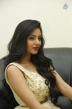 Sanam Shetty New Photos - 31 of 38