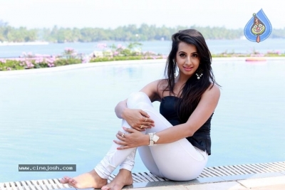 Sanjjanaa Galrani Latets Photos - 3 of 8