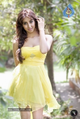 Sanjjanaa Galrani Photo Shoot - 10 of 25