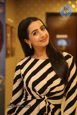 Sanjjanaa Galrani Photos - 1 of 21