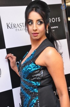 Sanjjanaa New Pics - 4 of 35