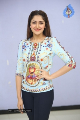 Sayesha Saigal Photos - 4 of 36