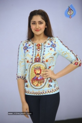 Sayesha Saigal Photos - 8 of 36