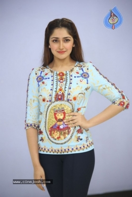 Sayesha Saigal Photos - 20 of 36