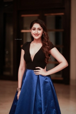 Sayesha Saigal Stills - 2 of 4