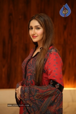 Sayyeshaa Pics - 8 of 19