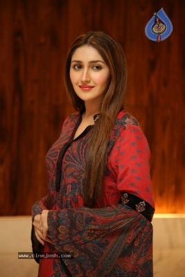 Sayyeshaa Pics - 17 of 19