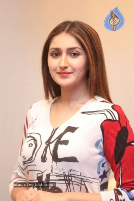 Sayyeshaa Saigal Photos - 7 of 21