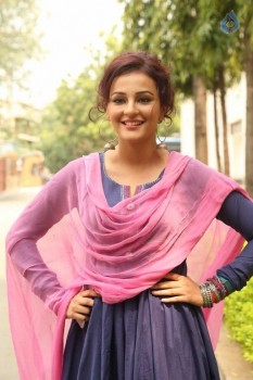 Seerat Kapoor Photos - 1 of 42