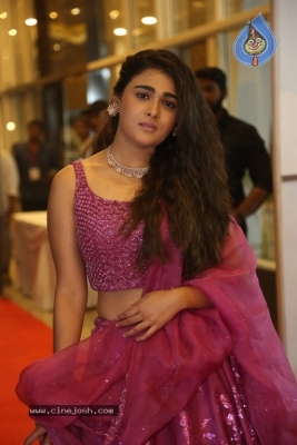 Shalini Pandey New Pics - 5 of 21