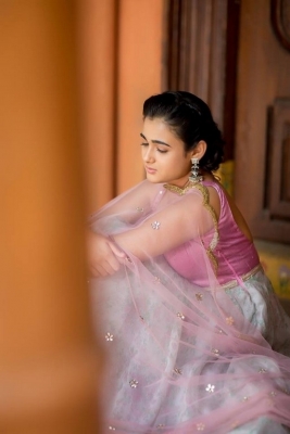 Shalini Pandey Photos - 3 of 4