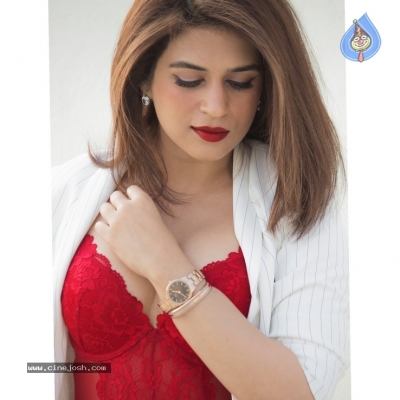 Shraddha Das Photos - 4 of 8