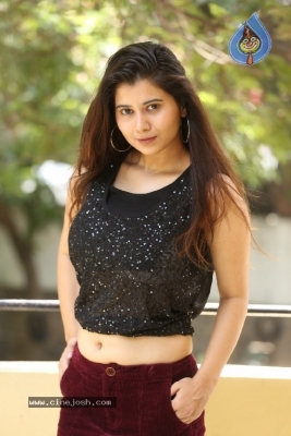 Shraddha Sharma Stills - 6 of 21