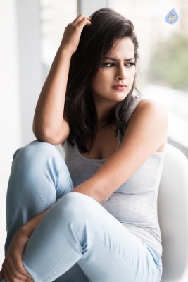 Shraddha Srinath Latest Photos - 25 of 35