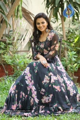 Shraddha Srinath Photos - 4 of 21