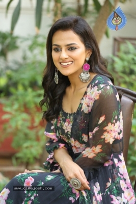 Shraddha Srinath Photos - 7 of 21