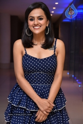 Shraddha Srinath Photos - 11 of 21