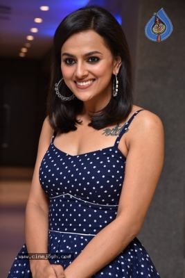 Shraddha Srinath Photos - 14 of 21