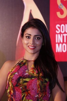 Shriya Saran New Photos - 21 of 22