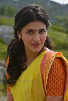 Shruti Haasan New Stills - 4 of 30