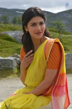 Shruti Haasan New Stills - 7 of 30