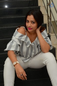 Shweta Basu Prasad New Pics - 10 of 42