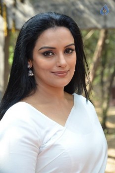 Shweta Menon New photos - 15 of 29