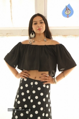 Simran Saniya Pics - 1 of 13