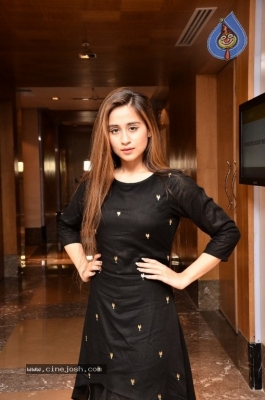 Simrat Juneja Photos - 14 of 21