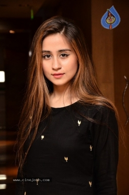 Simrat Juneja Photos - 18 of 21
