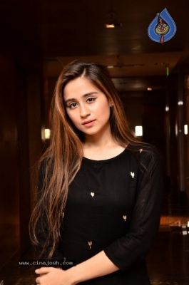 Simrat Juneja Photos - 19 of 21