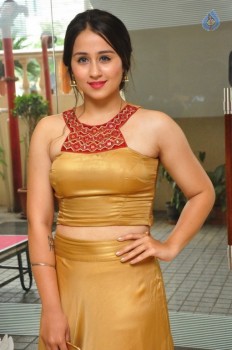 Simrat Juneja Photos - 3 of 42