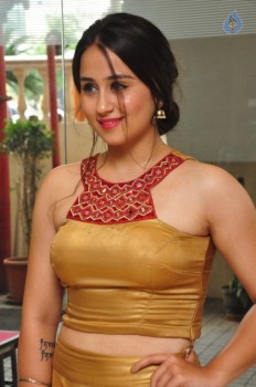 Simrat Juneja Photos - 6 of 42