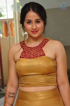 Simrat Juneja Photos - 9 of 42