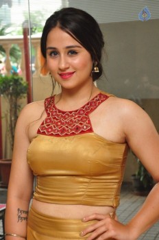 Simrat Juneja Photos - 15 of 42