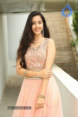 Simrat Kaur Pics - 16 of 30