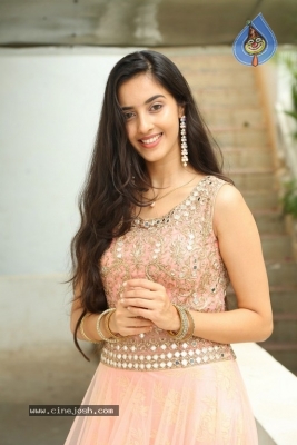 Simrat Kaur Pics - 20 of 30
