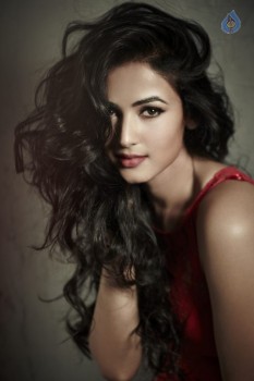 Sonal Chauhan New Pics - 2 of 6