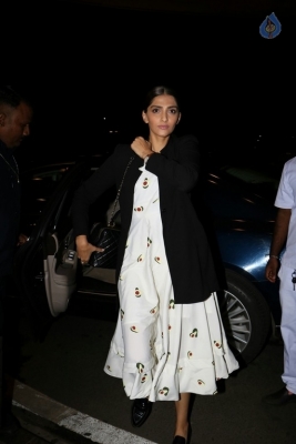 Sonam Kapoor New Photos - 2 of 6