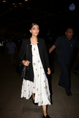 Sonam Kapoor New Photos - 6 of 6