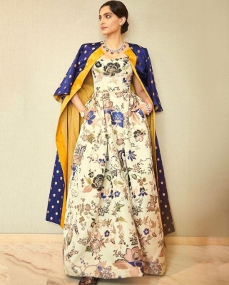 Sonam Kapoor Stills - 1 of 16