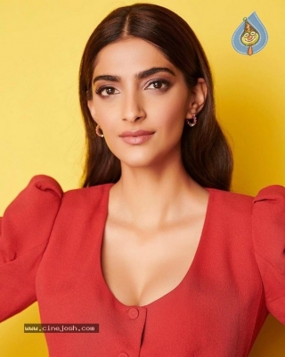 Sonam Kapoor Stills - 5 of 8