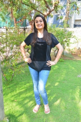 Sonia Agarwal New Pics - 11 of 17