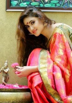 Sony Charishta Latest Glamour Stills - 4 of 8