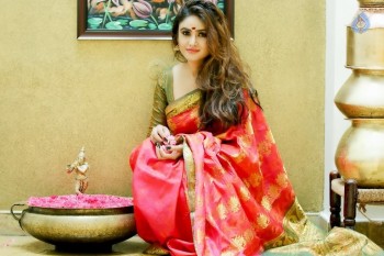 Sony Charishta Latest Glamour Stills - 7 of 8